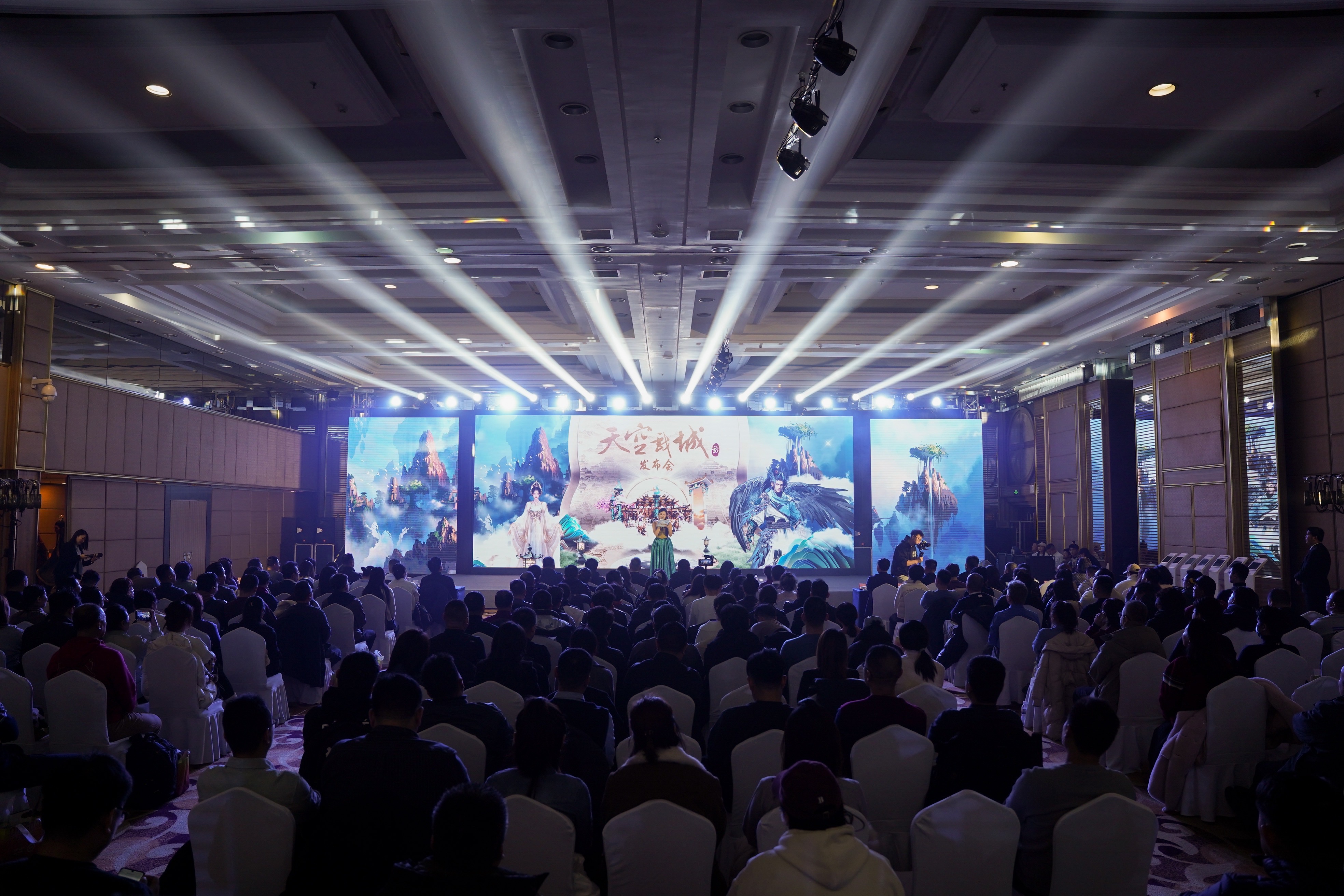 眾多政、商、媒體賓朋齊聚一堂，共同見(jiàn)證此次盛會(huì) (1).jpg