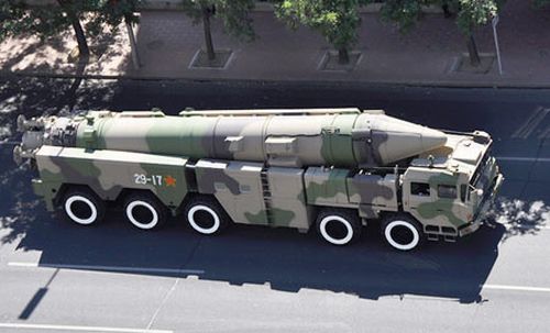 東風(fēng)-21C中程彈道導(dǎo)彈。