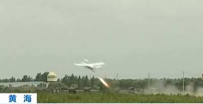 演習(xí)利用炮兵偵校雷達、無人機等裝備進行戰(zhàn)場情報偵察，有效提升了戰(zhàn)場透明度和信息交換。資料圖