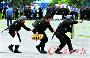3日，菲律賓警方舉行人質(zhì)解救演習(xí)。