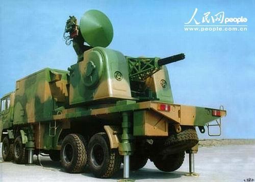國產(chǎn)“陸盾”2000型近程防空武器系統(tǒng)配有4個射擊穩(wěn)定器，發(fā)射之前穩(wěn)定器放下，以提高射擊時的穩(wěn)定性。
