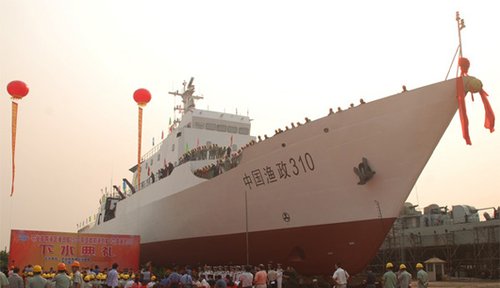中國漁政310船是目前中國噸位最大、技術(shù)最先進(jìn)、續(xù)航能力最強(qiáng)的漁政執(zhí)法公務(wù)船，具有專業(yè)執(zhí)法、全天候巡航、快速靈活應(yīng)對周邊緊急事態(tài)的能力。