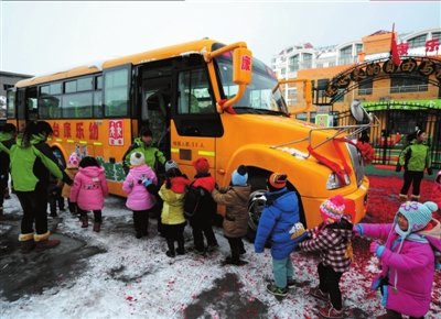 我國校車條例草案今起征意見 賦予三項優(yōu)先權