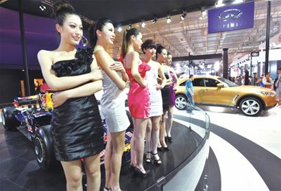 青島國(guó)際車展首日迎客5萬(wàn)