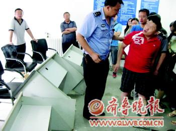 業(yè)主拿著入住通知書去收房,結(jié)果收到了一張這樣的“白條”。