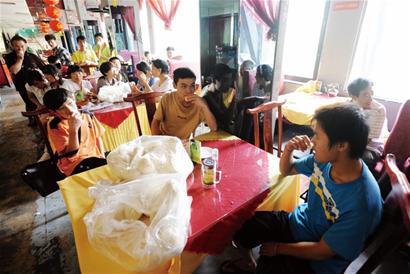 小喬豆腐老板欠50萬工資和百萬貨款失蹤 已停業(yè) 小喬豆腐老板欠50萬工資和百萬貨款失蹤 已停業(yè)