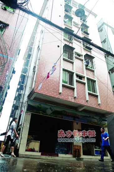 案發(fā)的15號出租樓。