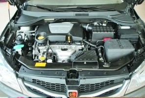 有車主投訴榮威350手動(dòng)擋變速箱有異響，具體表現(xiàn)在怠速時(shí)中控臺(tái)有“噠噠”的輕微異響，汽車啟動(dòng)后明顯能聽到“噠噠”聲