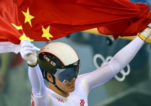 中國(guó)自行車奧運(yùn)首金得而復(fù)失 郭爽/宮金杰犯規(guī) 中國(guó)自行車奧運(yùn)首金得而復(fù)失 郭爽/宮金杰犯規(guī)