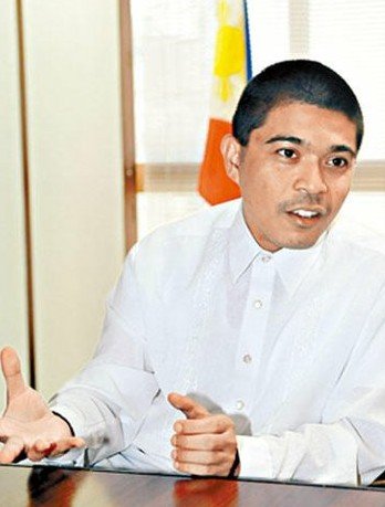 香港人質(zhì)慘劇，菲領(lǐng)事稱(chēng)家屬不懂“原諒”。香港星島日?qǐng)?bào)