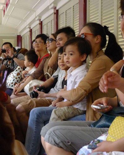 星二代賣萌黃磊女兒星味十足 盤點(diǎn)娛樂(lè)圈搞怪精靈