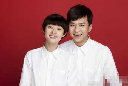 鄧超獨(dú)自帶子顯無(wú)奈 揭其婚后無(wú)地位變奶爸