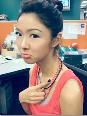 帶吻痕到處招搖 真不害臊哦