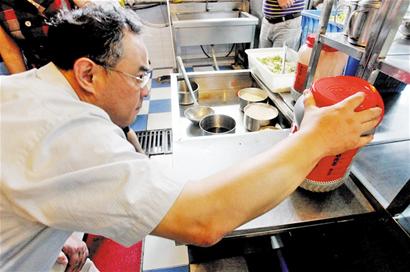 青島設(shè)食品安全黑名單 舉報獎萬元