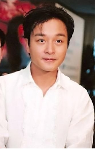 張國(guó)榮56歲冥壽歌迷送紙鶴 自殺現(xiàn)場(chǎng)重現(xiàn)揭死因之謎