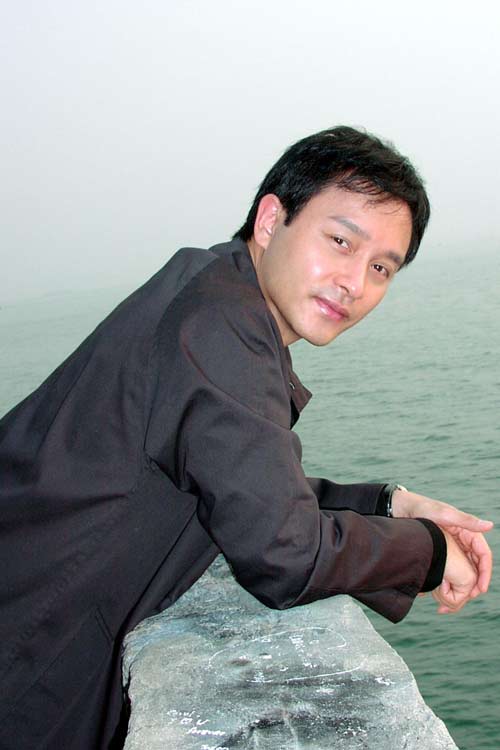 張國榮56歲冥壽歌迷送紙鶴 自殺現(xiàn)場重現(xiàn)揭死因之謎 張國榮56歲冥壽歌迷送紙鶴 自殺現(xiàn)場重現(xiàn)揭死因之謎