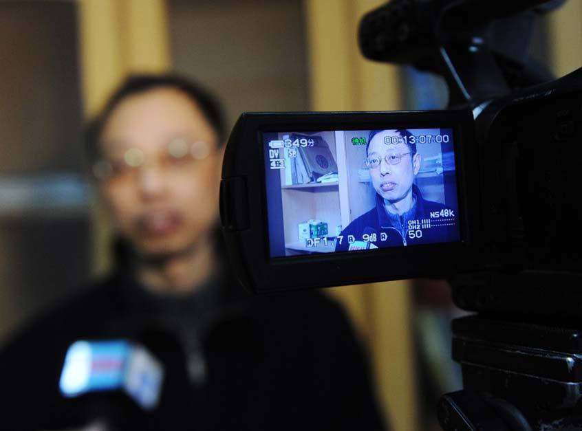 曝無德官員丑陋表演