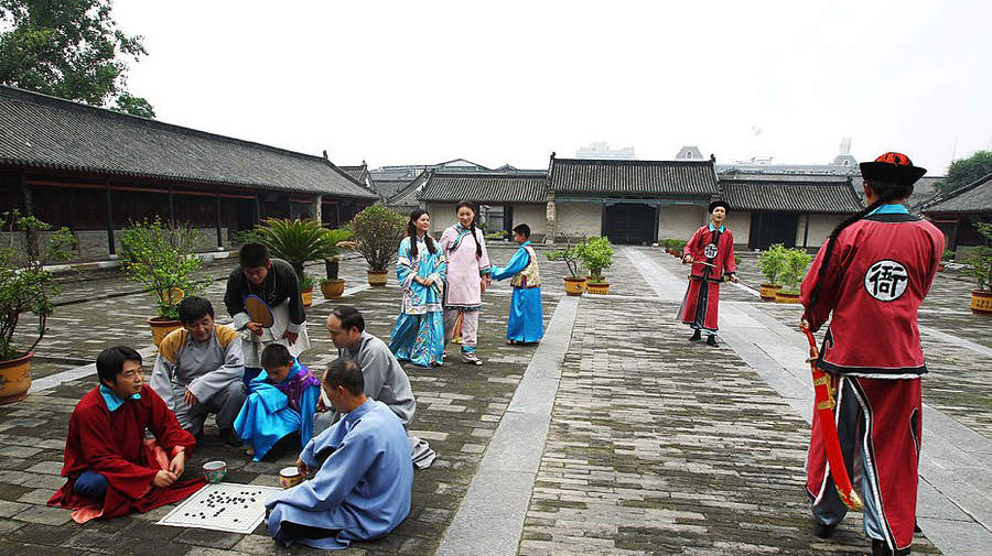 曝無德官員丑陋表演