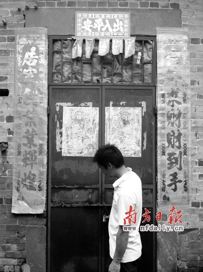 陳啟日的出租屋已是人去房空。李書龍 攝
