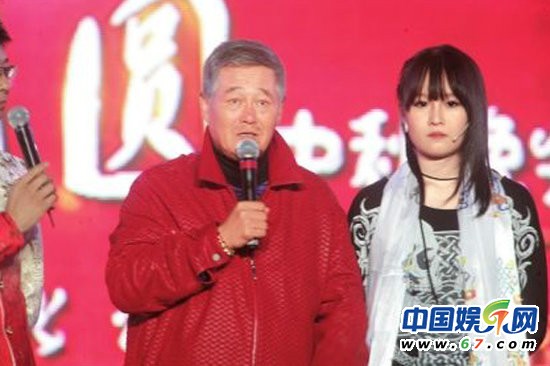 明星父女合影盤點(diǎn) 張鐵林吳宗憲愛(ài)女長(zhǎng)相驚艷