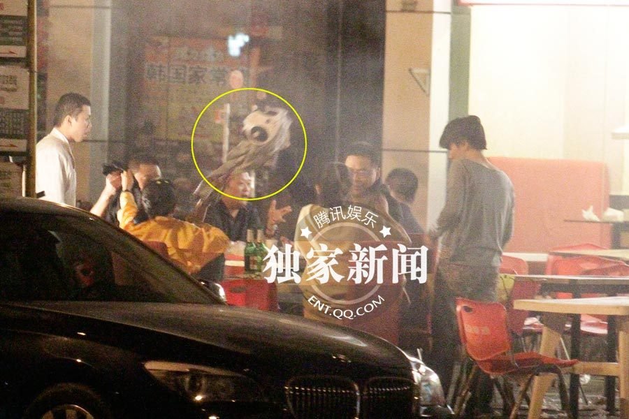 黃小蕾夜店醉酒 向寶馬男投懷送抱