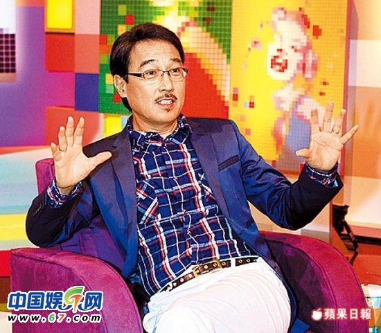 高圓圓一身潮裝變嫩 當(dāng)眾肉麻示愛(ài)趙又廷