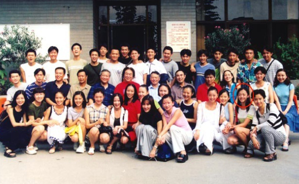 袁莉蔣雯麗畢業(yè)照曝光 整容還是天生麗質一目了然