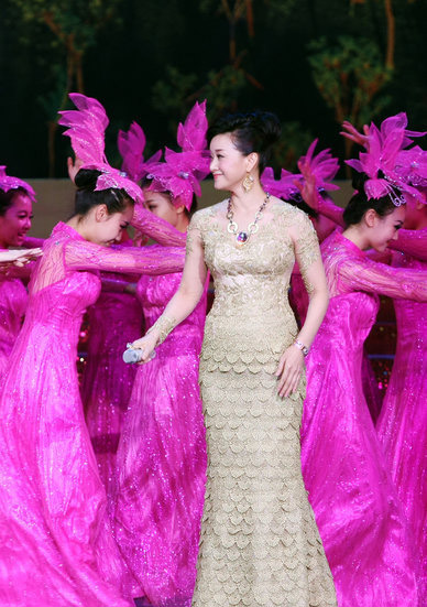 宋祖英獻(xiàn)唱天津國(guó)慶晚會(huì)