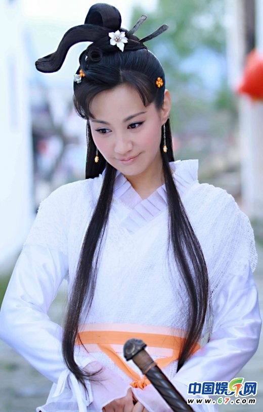 楊冪劉詩(shī)詩(shī)佟麗婭唐嫣 美艷大PK誰(shuí)是古裝女神