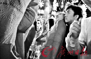 女星進(jìn)了夜店就狂放無限??！