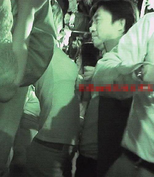 女星進(jìn)了夜店就狂放無限??！
