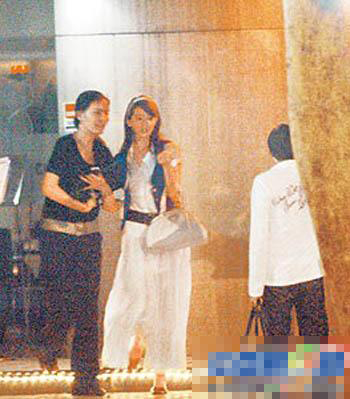 女星進了夜店就狂放無限??！