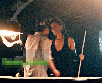 女星進了夜店就狂放無限??！