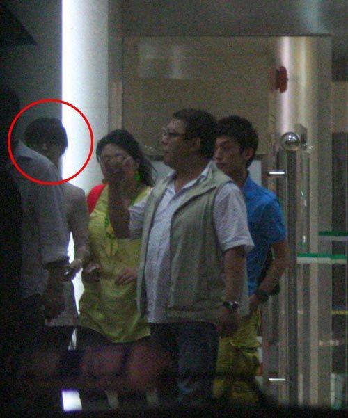 女星進(jìn)了夜店就狂放無(wú)限??！