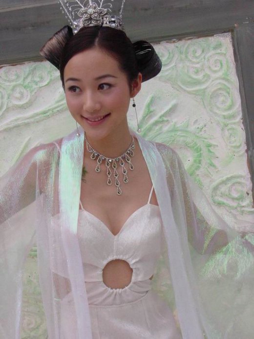 明星古裝肚兜照 風(fēng)情or滑稽？