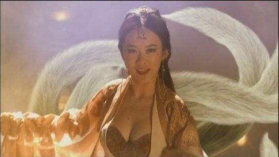 明星古裝肚兜照 風(fēng)情or滑稽？