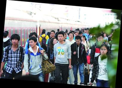 黃金周200萬(wàn)輛車進(jìn)出青島 今起高速公路恢復(fù)收費(fèi) 黃金周200萬(wàn)輛車進(jìn)出青島 今起高速公路恢復(fù)收費(fèi)