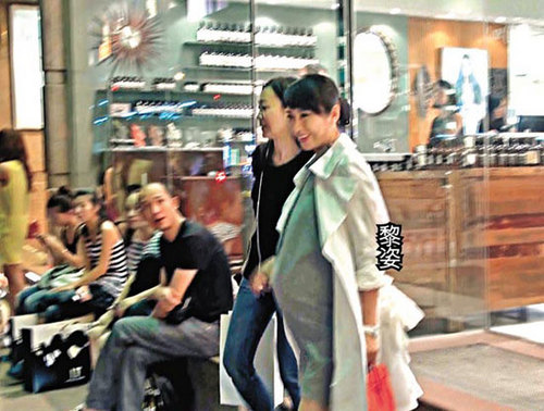 黎姿誕下7斤女?huà)肽概桨?獲老公獎(jiǎng)勵(lì)20億