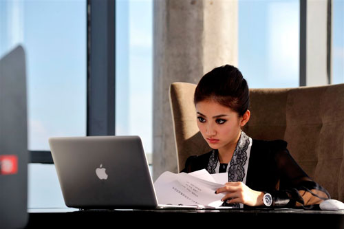 扒女星上位路 古力娜扎吻高富帥