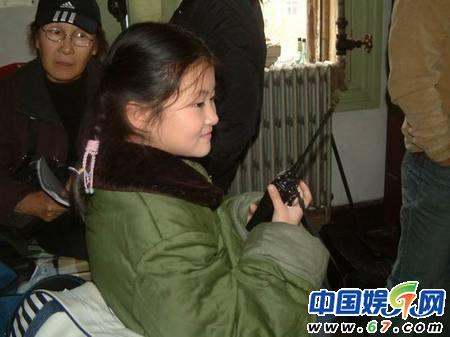 曝黃宏19歲女兒黃兆函近照 將與水均益女兒同班