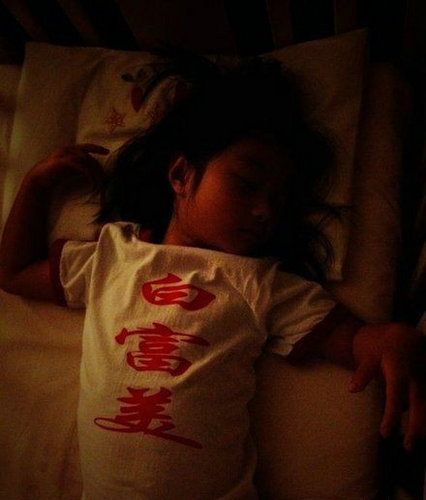 星二代奢華生活 出門都豪車接送