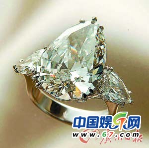 霍啟剛家族三代豪門婚姻:霍家媳婦個(gè)個(gè)是美女