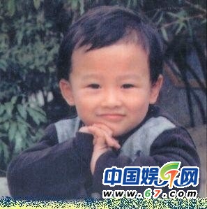 TVB明星兒時(shí)照 佘詩曼童年三點(diǎn)式比基尼照曝光