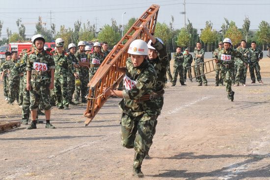 沙場秋點兵 500消防鐵軍比武場上亮劍
