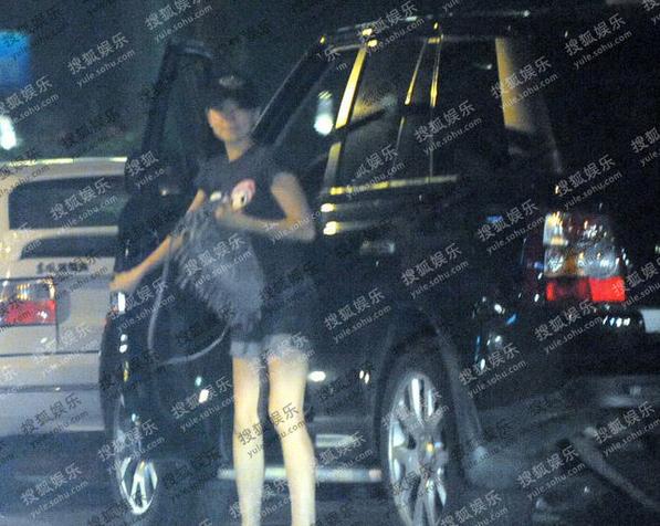 潘粵明起訴董潔團(tuán)隊誹謗 恩愛夫妻怒目相向