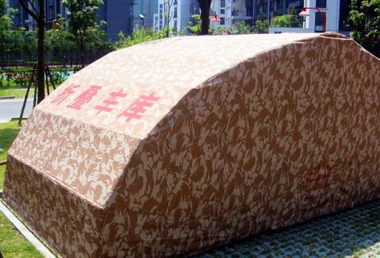 青島萬元折疊車庫號稱防火 一點(diǎn)就著10分鐘燒毀
