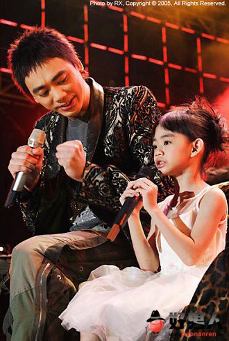 李小璐朱茵同日誕女遭調(diào)侃 盤(pán)點(diǎn)眾星女兒初長(zhǎng)成