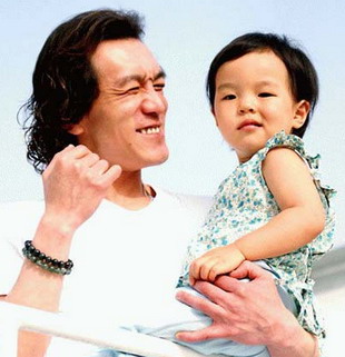 李小璐朱茵同日誕女遭調(diào)侃 盤點(diǎn)眾星女兒初長(zhǎng)成