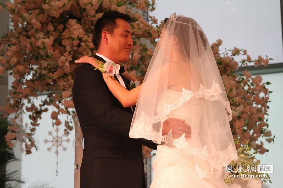 濮存昕25歲女兒濮方北京大婚 未進(jìn)娛樂(lè)圈自己做老總