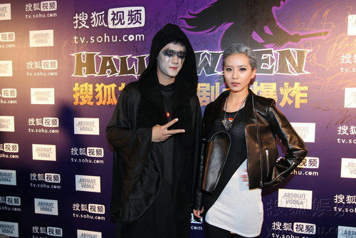 萬圣節(jié)派對群魔亂舞 劉雨欣秀豪乳藍(lán)燕搔首弄姿